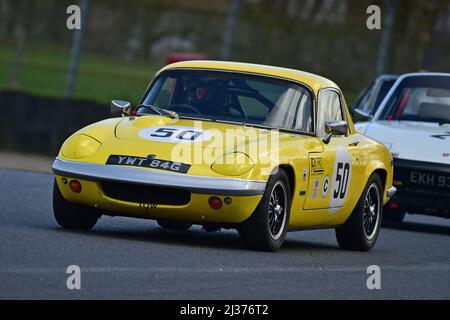 Chris Holland, Lotus Elan S4, 70 Road Sports Championship est une série de courses pour les voitures de sport de production légales sur route produites et enregistrées en 1970 Banque D'Images