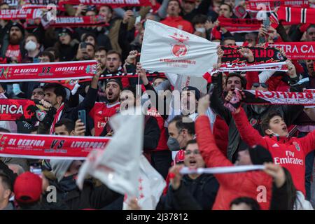 Lisbonne, Portugal. 05th avril 2022. Lisbonne, Portugal. 05 avril 2022. Supporters de Benfica lors du match des 1st finales du segment de l'UEFA Champions League, Benfica vs Liverpool Credit: Alexandre de Sousa/Alay Live News Banque D'Images