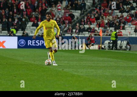 05 avril 2022. Lisbonne, Portugal. Joe Gomez, le défenseur de Liverpool en Angleterre (12) en action pendant le match de la finale de la coupe du quartier de 1st pour la Ligue des champions de l'UEFA, Benfica vs Liverpool Credit: Alexandre de Sousa/Alay Live News Banque D'Images