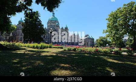 Une belle photo de l'Assemblée législative de la Colombie-Britannique (édifices du Parlement) par une journée ensoleillée à Victoria, en Colombie-Britannique, au Canada Banque D'Images