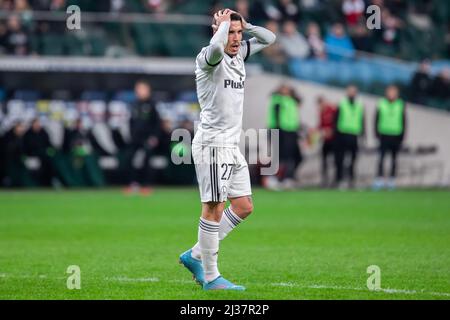 Varsovie, Pologne. 02nd avril 2022. Josue Pesqueira de Legia en action pendant le match polonais de la Ligue PKO Ekstraklasa entre Legia Warszawa et Lechia Gdansk au Maréchal Jozef Pilsudski Legia Warsaw Municipal Stadium. Score final; Legia Warszawa 2:1 Lechia Gdansk. Crédit : SOPA Images Limited/Alamy Live News Banque D'Images