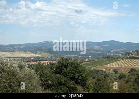 Panorama des collines de la campagne en Ombrie en Italie Banque D'Images