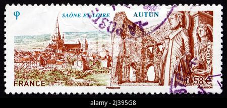 FRANCE - VERS 2011 : un timbre imprimé en France montre Autun, commune dans le département de Saône-et-Loire en Bourgogne, vers 2011 Banque D'Images