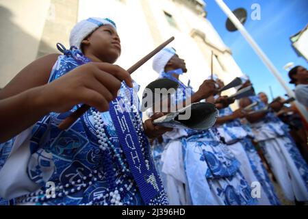 salvador, bahia, brésil - 5 février 2018 : membres du groupe Filhos de Gandhy vu à Pelourinho, Centre historique de la ville de Salvador. Banque D'Images