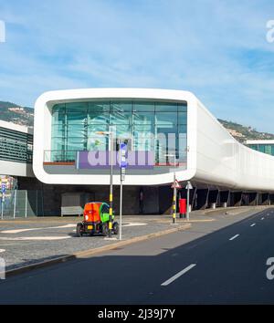 Port maritime terminal d'architecture moderne, Funchal, Madère Banque D'Images