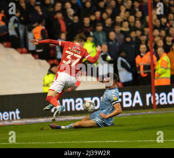 Nottingham, Royaume-Uni. 06th avril 2022. James Garner (37 forêt) pendant le jeu de Champioinship de l'EFL entre la forêt de Nottingham et Coventry à la ville de Nottingham, Angleterre Paul Bisser/SPP crédit: SPP Sport Press photo. /Alamy Live News Banque D'Images