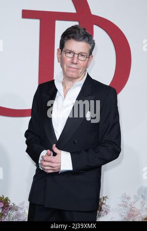 Robert Carsen participe au Gala lyrique du printemps avec l'américain Soprano Renee Fleming à l'Opéra Garnier de Paris le 06 avril 2022 à Paris, France. Photo de Nasser Berzane/ABACAPRESS.COM Banque D'Images