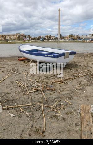 6 avril 2022: 6 avril 2022 (Malaga) la tempête cause des dommages sur les plages de la Costa del sol de Malaga (Credit image: © Lorenzo Carnero/ZUMA Press Wire) Banque D'Images