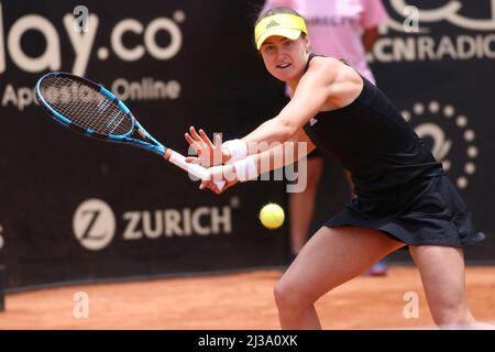 Bogota, Colombie. 6th avril 2022. Rebecca Perterson de Suède joue pendant le match contre Tatjana Maria d'Allemagne au tournoi Copa Colsanitas WTA le 6 avril 2022 à Bogota, Colombie. (Credit image: © Daniel Garzon Herazo/ZUMA Press Wire) Banque D'Images