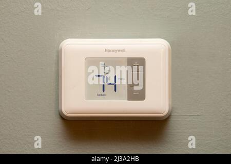 Thermostat mural numérique Honeywell Banque D'Images