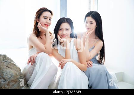 Photo de groupe de modèles féminins chinois nobles et à la mode - photo de stock Banque D'Images