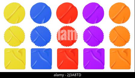 Autocollants en papier de couleur, bandes adhésives. Étiquettes vierges froissés en forme de cercle, de carré et d'étoile isolées sur fond blanc. Ensemble vectoriel réaliste de St Illustration de Vecteur