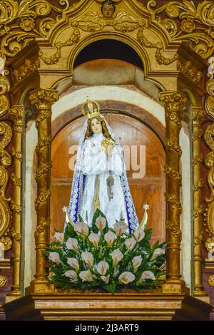 Figure de la Vierge Marie, Haut autel, Eglise, Convento de San Antonio de Padoue, Izamal, Yucatan, Mexique Banque D'Images