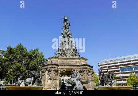 Fontaine de bronze, Paradeplatz, Mannheim, Bade-Wurtemberg, Allemagne Banque D'Images