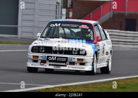 Robert Sadler, Luke Schlewitz, BMW M3 E30, Advantage Motorsport future Classics, une série de courses pour les voitures de sport Saloon et GT des années 1970 et 1980» Banque D'Images