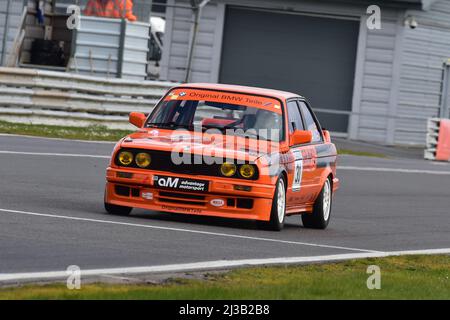 Matthew Molineaux, Stephen Gilby, BMW E30, Advantage Motorsport future Classics, une série de courses pour les voitures de sport Saloon et GT des années 1970 et 1980» Banque D'Images