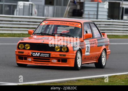 Matthew Molineaux, Stephen Gilby, BMW E30, Advantage Motorsport future Classics, une série de courses pour les voitures de sport Saloon et GT des années 1970 et 1980» Banque D'Images