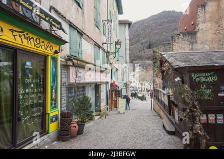 AX les termes, France : 2022 mars 14 : paysage urbain d'Ax les Thermes lors d'un après-midi d'hiver en 2022. Banque D'Images