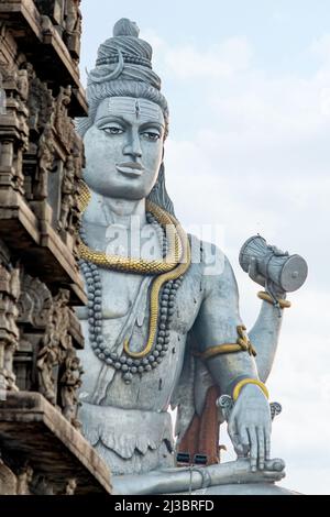 Deuxième plus grande statue de Lord Shiva 130ft Haut commissionné par le philanthrope R. N. Shetty, Murudeshwara, Uttara Kannada, Karnataka, Inde Banque D'Images