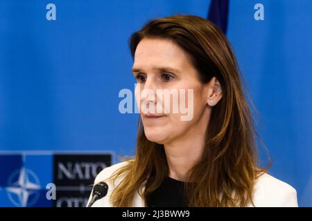 BRUXELLES, BELGIQUE. 24th mars 2022. Sophie Wilmes, Ministre des Affaires étrangères de Belgique, lors d'une conférence de presse après LE SOMMET extraordinaire de l'OTAN 2022. Banque D'Images