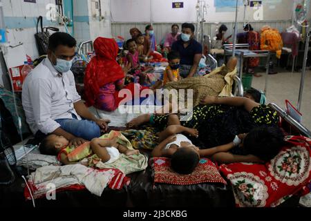 Dhaka, Bangladesh - 06 mars 2022 : les médecins et les infirmières de Dhaka Medical fournissent régulièrement des services médicaux aux patients plusieurs fois de plus Banque D'Images