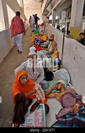Dhaka, Bangladesh - 06 mars 2022 : les médecins et les infirmières de Dhaka Medical fournissent régulièrement des services médicaux aux patients plusieurs fois de plus Banque D'Images