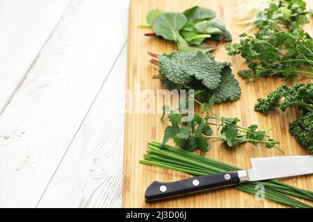 sept herbes utilisées dans la sauce verte de frankfurter Banque D'Images