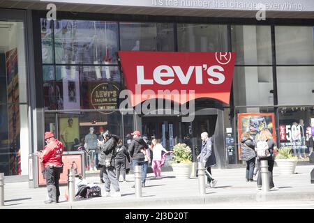 Levis jeans store new york Banque de photographies et d'images à haute  résolution - Alamy