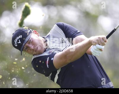 Augusta, États-Unis. 07th avril 2022. Talor Gooch a tiré son tee sur le 4th trous lors de la première partie du tournoi de golf Masters au Augusta National Golf Club à Augusta, Géorgie, le jeudi 7 avril 2022. Photo de John Angelillo/UPI crédit: UPI/Alay Live News Banque D'Images