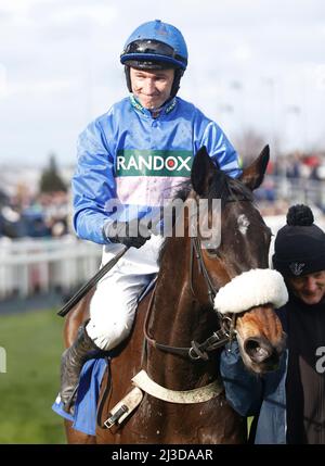 Hippodrome d'Aintree. 7th avril 2022. Aintree, Merseyside, Angleterre: Grand Festival national, jour 1: Adam Wedge on the Last Day (IRE) après avoir remporté le Grand frère Red Rum handicap Steeple Chase cet après-midi. Crédit : action plus Sports/Alamy Live News Banque D'Images