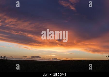 Coucher de soleil africain sur le parc national d'Addo Elephant Banque D'Images