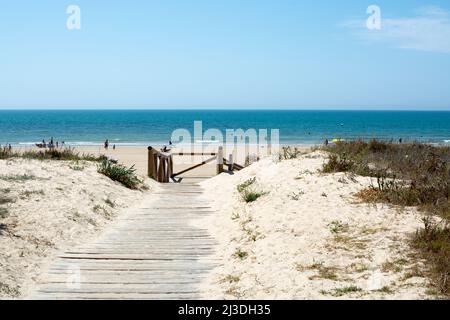 Plages de sable doré près de Sanlucar de Barrameda, petite ville andalouse, Espagne en été Banque D'Images