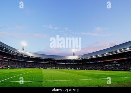 Rotterdam, pays-Bas. 07th avril 2022. Rotterdam - vue générale pendant le match entre Feyenoord et SK Slavia Prague au Stadion Feijenoord de Kuip, le 7 avril 2022 à Rotterdam, aux pays-Bas. Crédit : photos Box to Box/Alamy Live News Banque D'Images