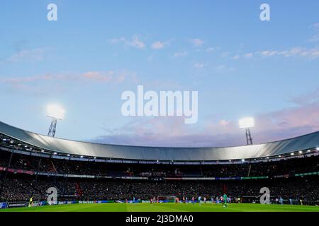 Rotterdam, pays-Bas. 07th avril 2022. Rotterdam - vue générale pendant le match entre Feyenoord et SK Slavia Prague au Stadion Feijenoord de Kuip, le 7 avril 2022 à Rotterdam, aux pays-Bas. Crédit : photos Box to Box/Alamy Live News Banque D'Images