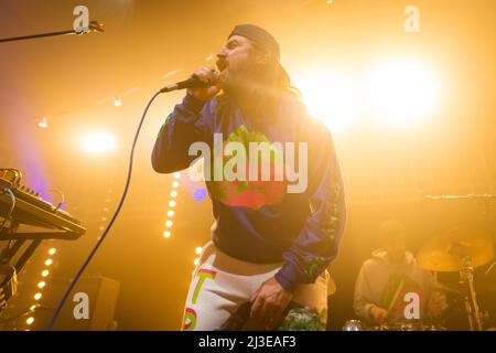Édimbourg, Écosse. Jeudi 7 avril 2022. Le groupe écossais Pictush Trail, dirigé par Johnny Lynch, se joue au Summerhall d'Édimbourg. Cette performance s’inscrivait dans le cadre d’une tournée britannique faisant la promotion de leur cinquième album « Island Family », sorti en mars 2022 par Fire Records. Banque D'Images