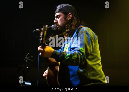 Édimbourg, Écosse. Jeudi 7 avril 2022. Le groupe écossais Pictush Trail, dirigé par Johnny Lynch, se joue au Summerhall d'Édimbourg. Cette performance s’inscrivait dans le cadre d’une tournée britannique faisant la promotion de leur cinquième album « Island Family », sorti en mars 2022 par Fire Records. Banque D'Images