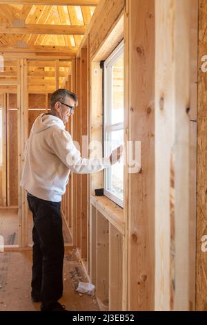 Mayfield, Kentucky - des volontaires de l'Église méthodiste unie reconstruisent une maison qui a été détruite dans la tornade de décembre 2021 qui a dévasté les villes Banque D'Images