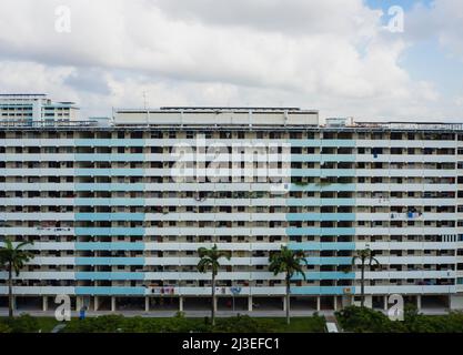 Vue de face des appartements résidentiels HDB à Singapour Banque D'Images