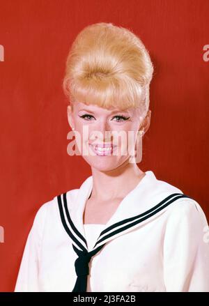 CONNIE STEVENS dans WENDY AND ME (1964), dirigée par RICHARD CRENNA et GENE REYNOLDS. Crédit: WARNER BROS. TÉLÉVISION / Album Banque D'Images