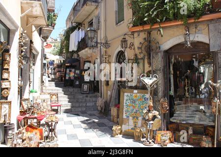 Arts et antiquités à Taormina, Sicile Banque D'Images