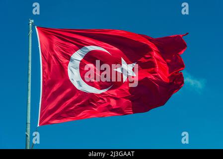 Drapeau de la Turquie. Drapeau national composé d'un champ rouge (arrière-plan) avec une étoile blanche centrale et un croissant. Banque D'Images