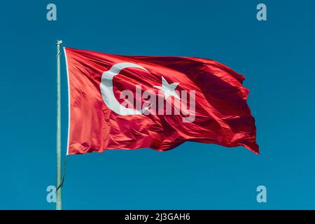 Drapeau de la Turquie. Drapeau national composé d'un champ rouge (arrière-plan) avec une étoile blanche centrale et un croissant. Banque D'Images