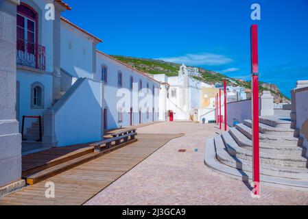 Forte de Santiago dans la ville côtière portugaise Sesimbra. Banque D'Images