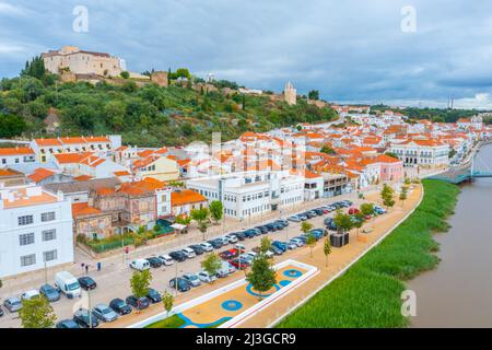 Vue aérienne de la ville d'Alcacer do Sal au Portugal. Banque D'Images