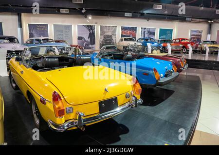 '7/31/2021 - Sharjah, eau: 1979 MG Midget 1500 une voiture classique du Royaume-Uni vue arrière. Banque D'Images