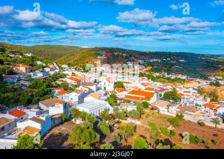 Vue aérienne du village portugais Alte. Banque D'Images