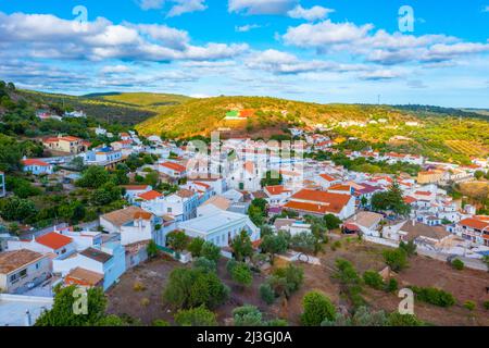 Vue aérienne du village portugais Alte. Banque D'Images