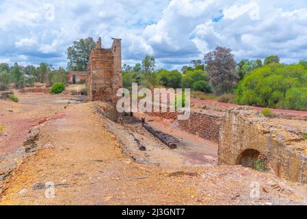 Bâtiment minier désolé à Minas de Sao Domingos au Portugal. Banque D'Images