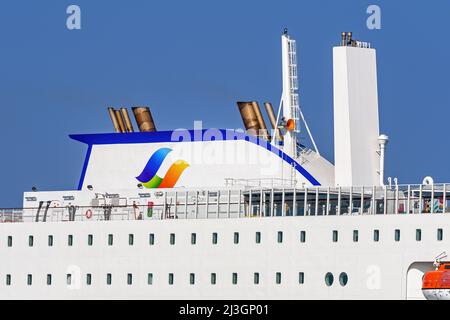 Le ferry transmaritime de Salamanque, alimenté par GNL, est exploité par Brittany Ferries sur les liaisons entre Portsmouth, Bilbao et Cherbourg - mars 2022. Banque D'Images