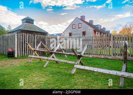 AUGUSTA, ME, États-Unis - 16 OCTOBRE 2021 : ancien point de repère fort Western, ancien avant-poste colonial britannique à la tête de navigation sur la rivière Kennebec, construit Banque D'Images